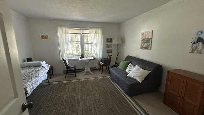 Building Photo - Fully Furnished 2BR/2BA Condo in Old Orcha...