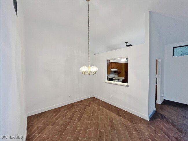 Building Photo - 10740 Regent Cir