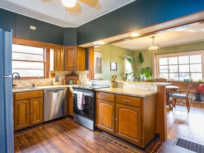 Building Photo - 2935 Merrill Ave