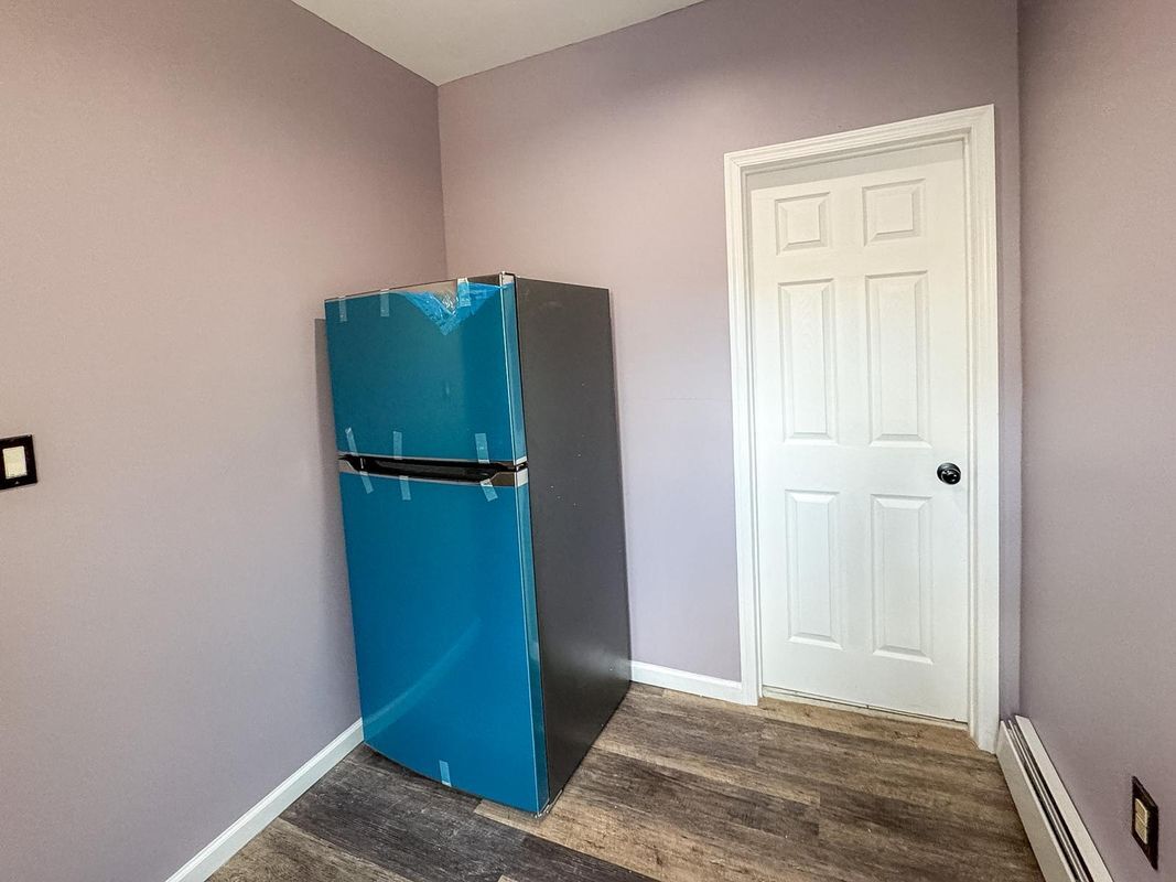 Building Photo - 354 N Main St