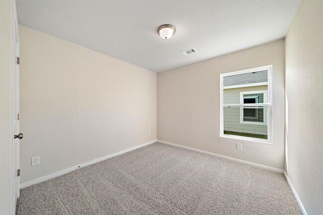 Building Photo - 266 Bluebonnet-
