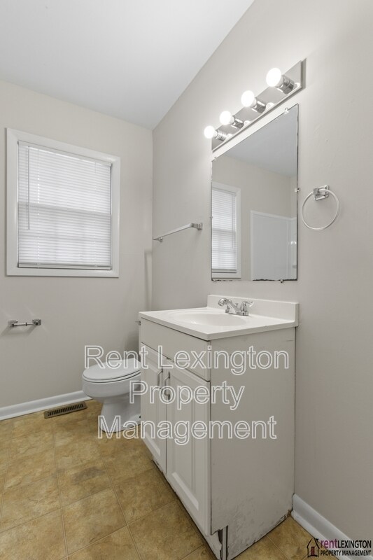 Building Photo - 203 Loch Lomond Dr