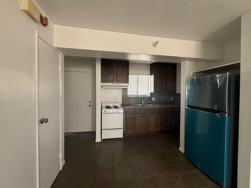 Building Photo - 1816 N Gramercy Pl