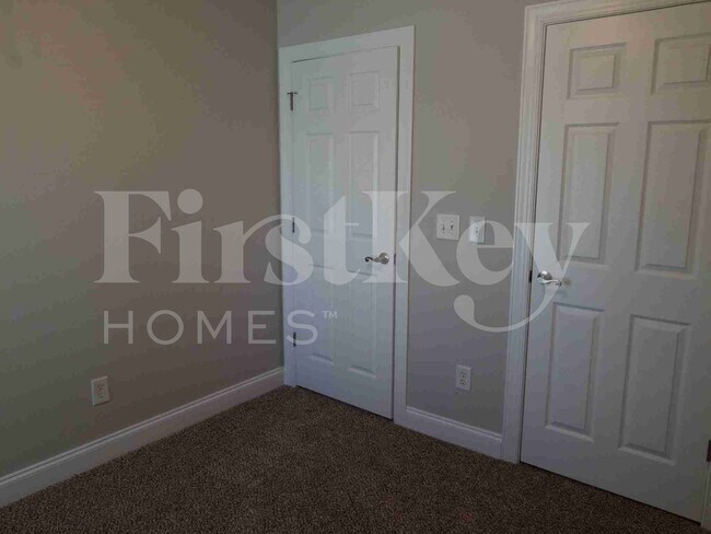 Building Photo - 1911 Chestnut Oak Ln