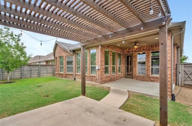 Building Photo - 855 Forest St