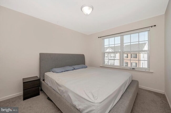 Building Photo - 7780 Dagny Wy