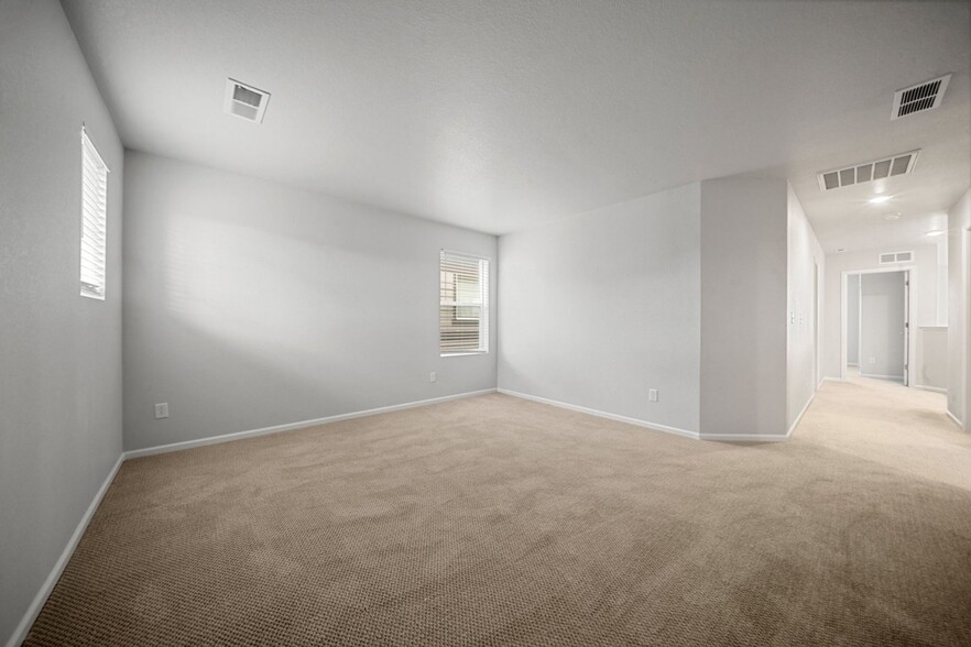 Building Photo - 470 Hyde Park Cir
