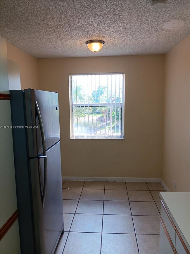 Building Photo - 8821 Wiles Rd