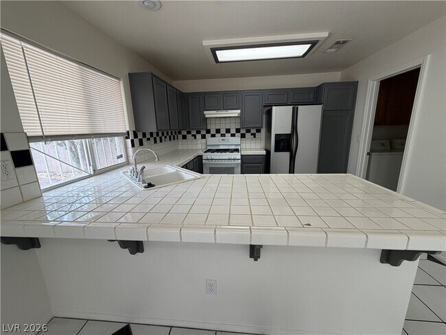 Building Photo - 8089 Kentshire Dr