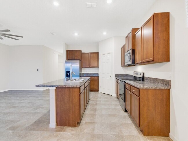 Building Photo - 6780 Canterbridge Dr