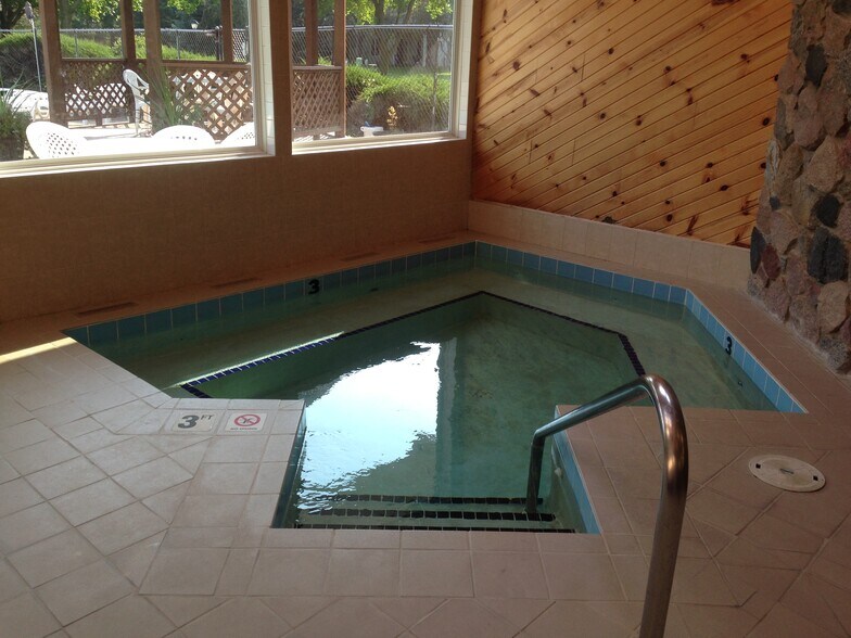 Hot tub - 3589 Blue Jay Way