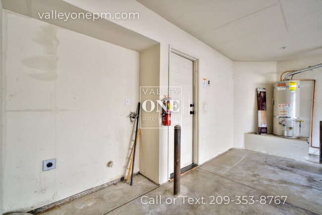 Building Photo - 1130 E Monte Vista Ave