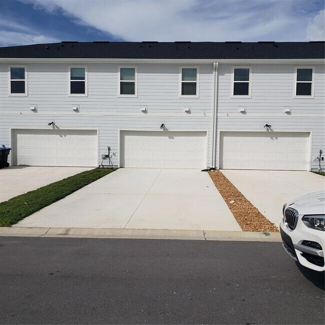 Building Photo - 6316 Tabebuia Pkwy