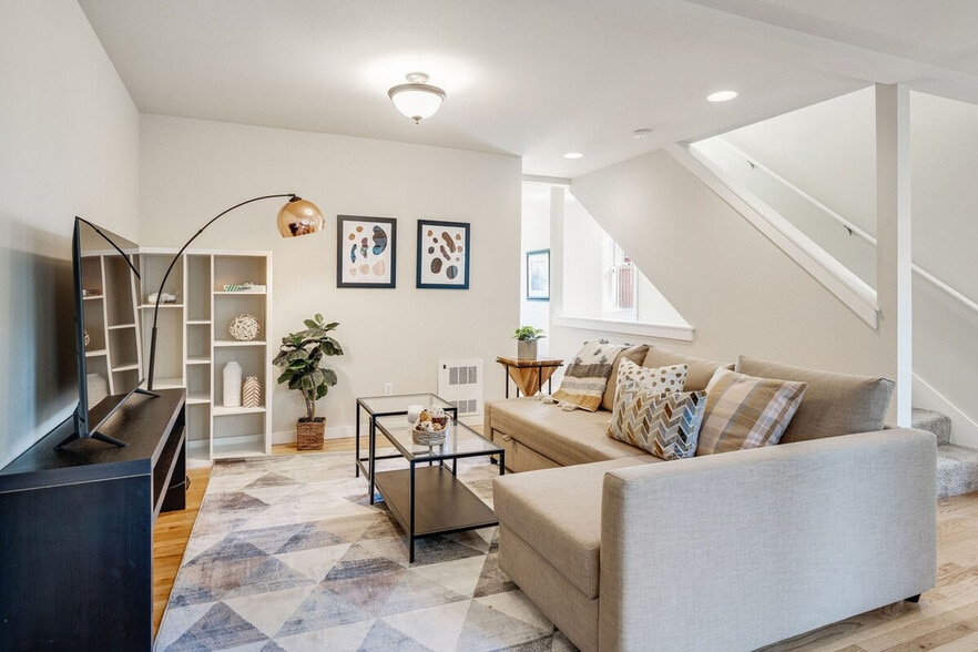 Building Photo - 219 Nickerson St