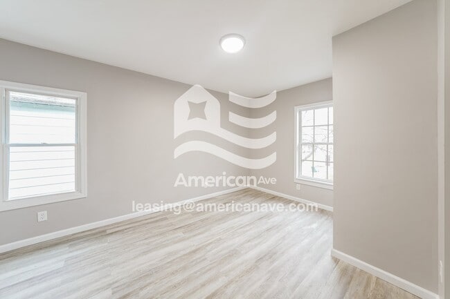 Building Photo - 593 Emerson St