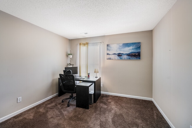Building Photo - 2924 Tuckland Dr