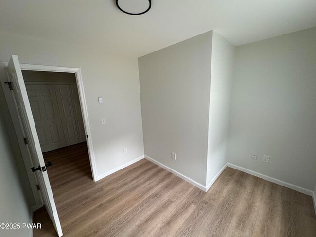 Building Photo - 125 Cobblestone Dr