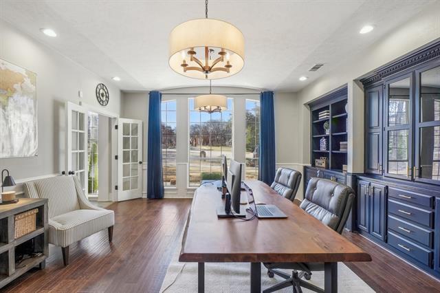 Building Photo - 208 Wellington Oaks Pl