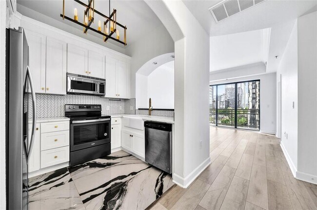 Building Photo - 3445 Stratford Rd NE