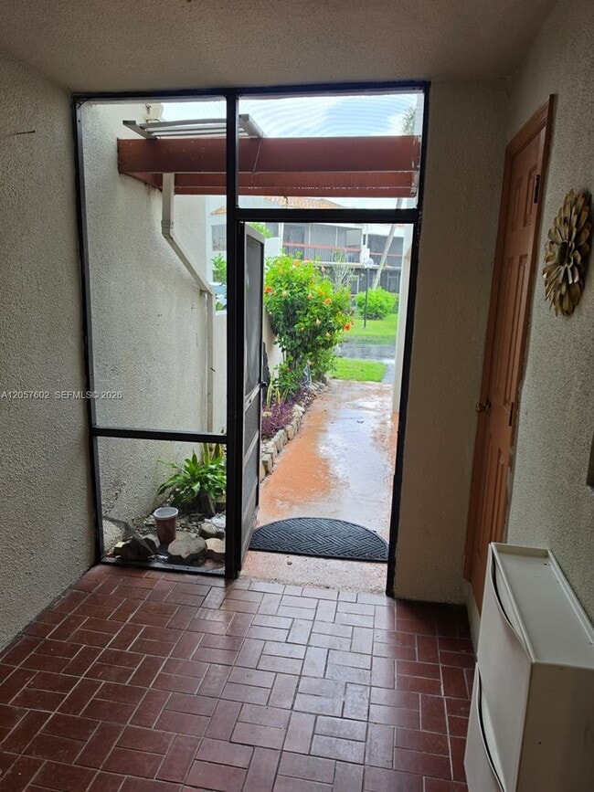 Building Photo - 6630 Racquet Club Dr