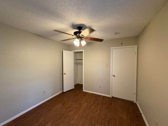 Building Photo - 12102 Arrowwood Dr
