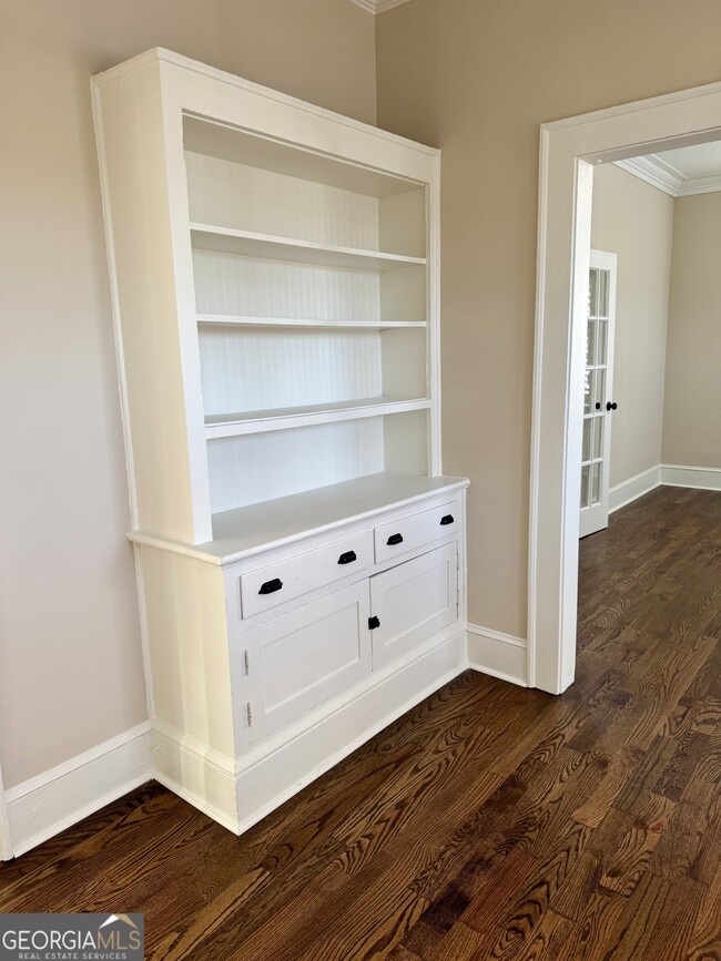 Building Photo - 494 Parkway Dr NE