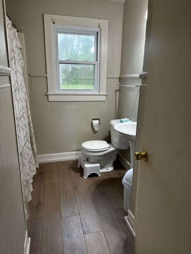 Building Photo - 2 BEDROOM 1 BATH NEAR WKU