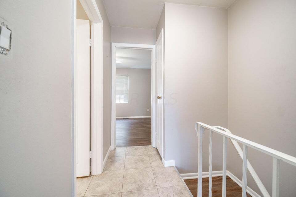 Building Photo - 106 Tarryton Ct E