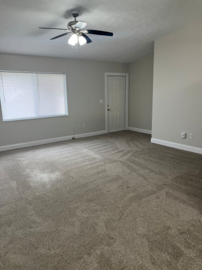 Building Photo - Updated 2/2 in Indian River Estates