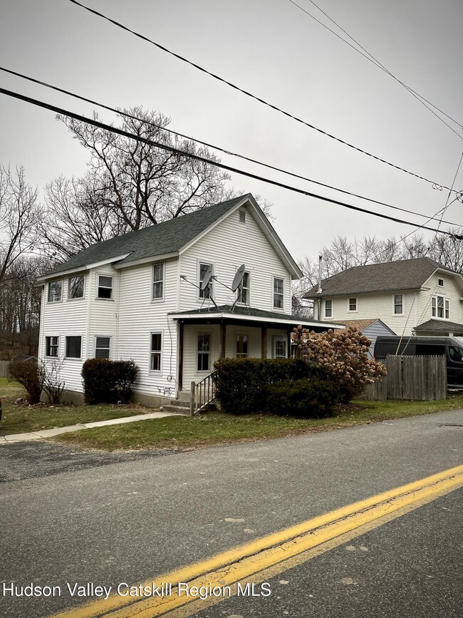 Building Photo - 189 Maple Ave