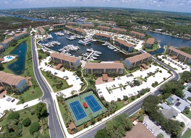 Building Photo - 2601 Marina Isle Way
