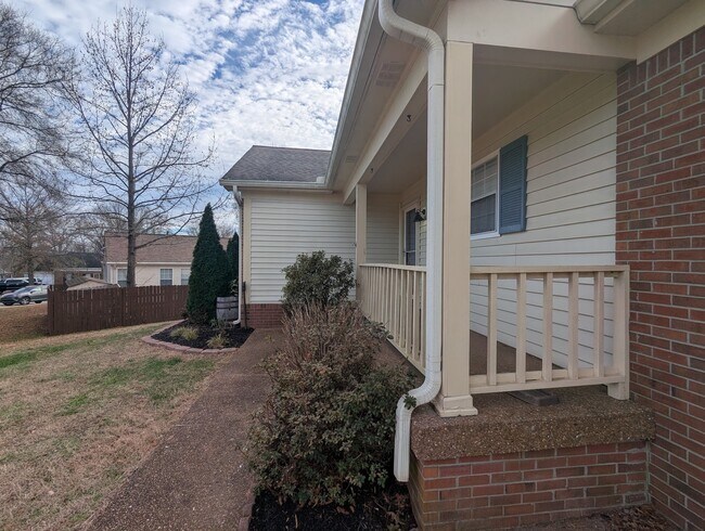 Building Photo - 1403 Cedardale Ct