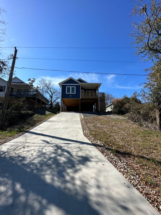 Building Photo - Seasonal Furnished New Home-Colington