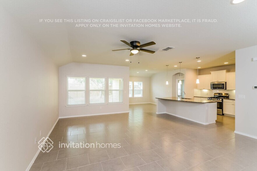 Building Photo - 10612 Hibiscus Cove