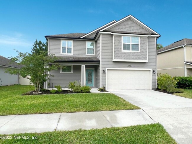 Building Photo - Large 4 bedroom home