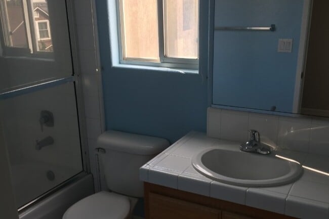 Building Photo - 616 4th St