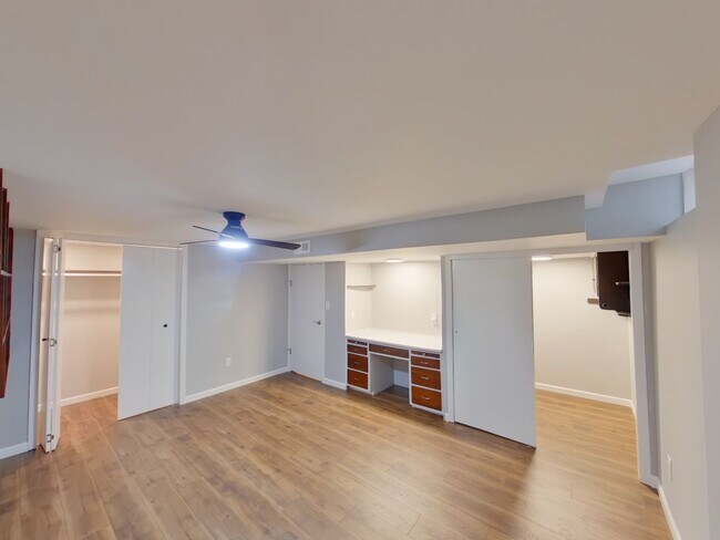 Building Photo - 3534 W 11th St N