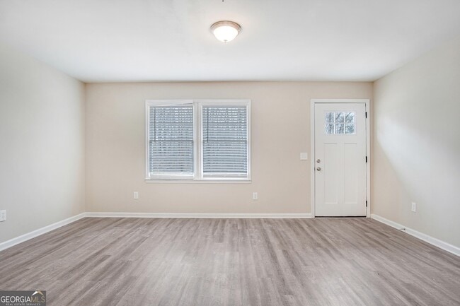 Building Photo - 660 Thomasville Blvd SE