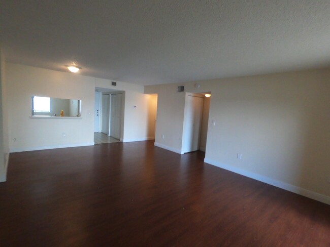 Building Photo - 5200 NW 31st Ave