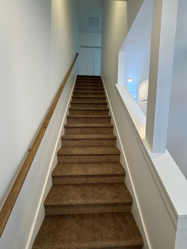 Building Photo - Modern 2-Story Town Home for Rent in Sugar...