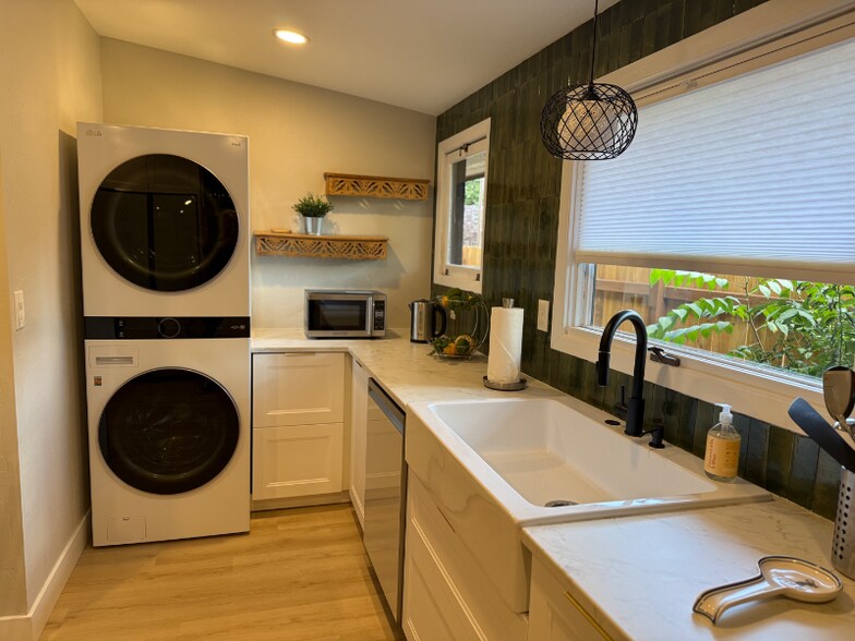 Building Photo - 945 N 7th St