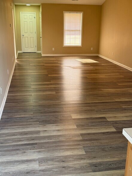 Building Photo - 92 Apple Tree Way