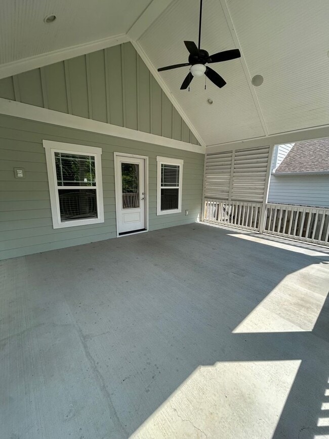 Building Photo - 835 Gale Ln