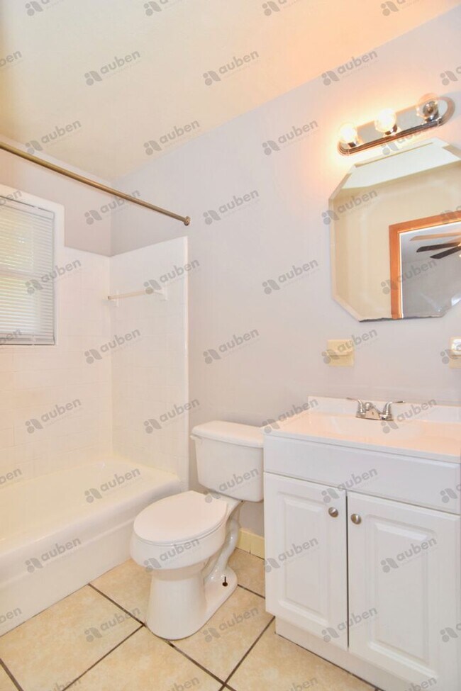 Building Photo - 3 Bed/2 Bath in Quiet Cul-de-Sac