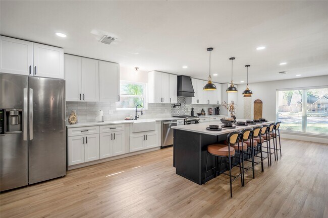 Building Photo - 5614 Oakhaven Ln