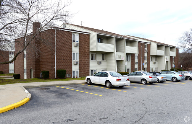 Primary Photo - Riverbend Apartments