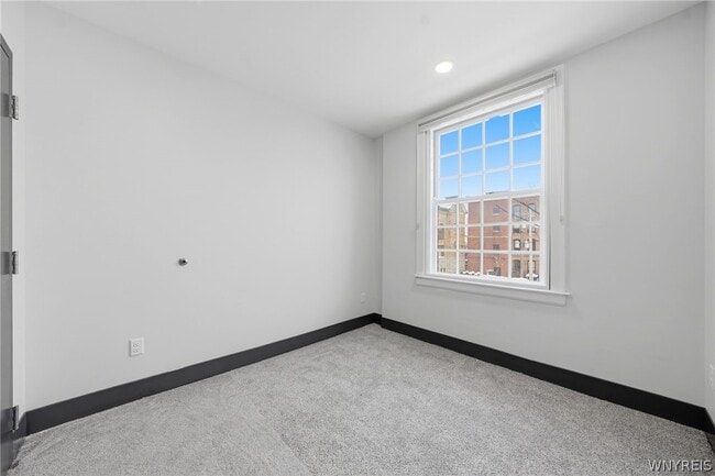 Building Photo - 40 North St