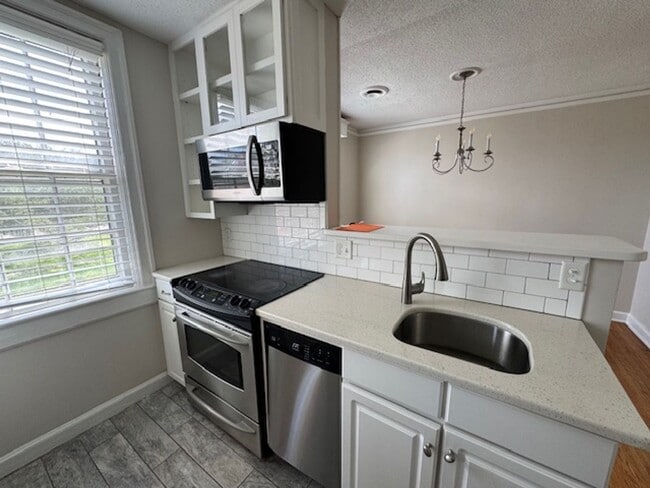 Building Photo - Oleander Court