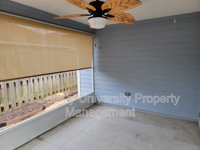 Building Photo - 470 SW 251st St