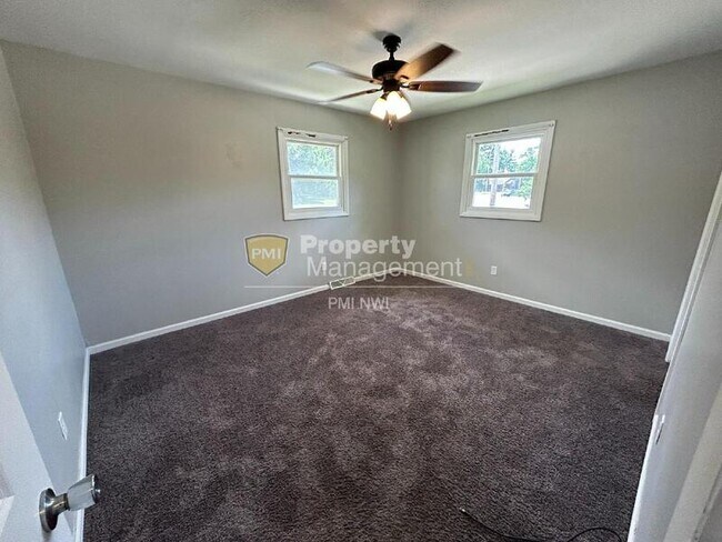 Building Photo - 3010-3012 Willowcreek Rd